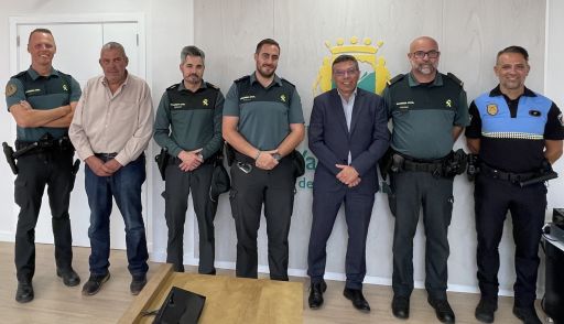 Alcalde, Concejal de Seguridad y Jefe de la Policía Local de Valsequillo reciben a los representantes de la Guardia Civil